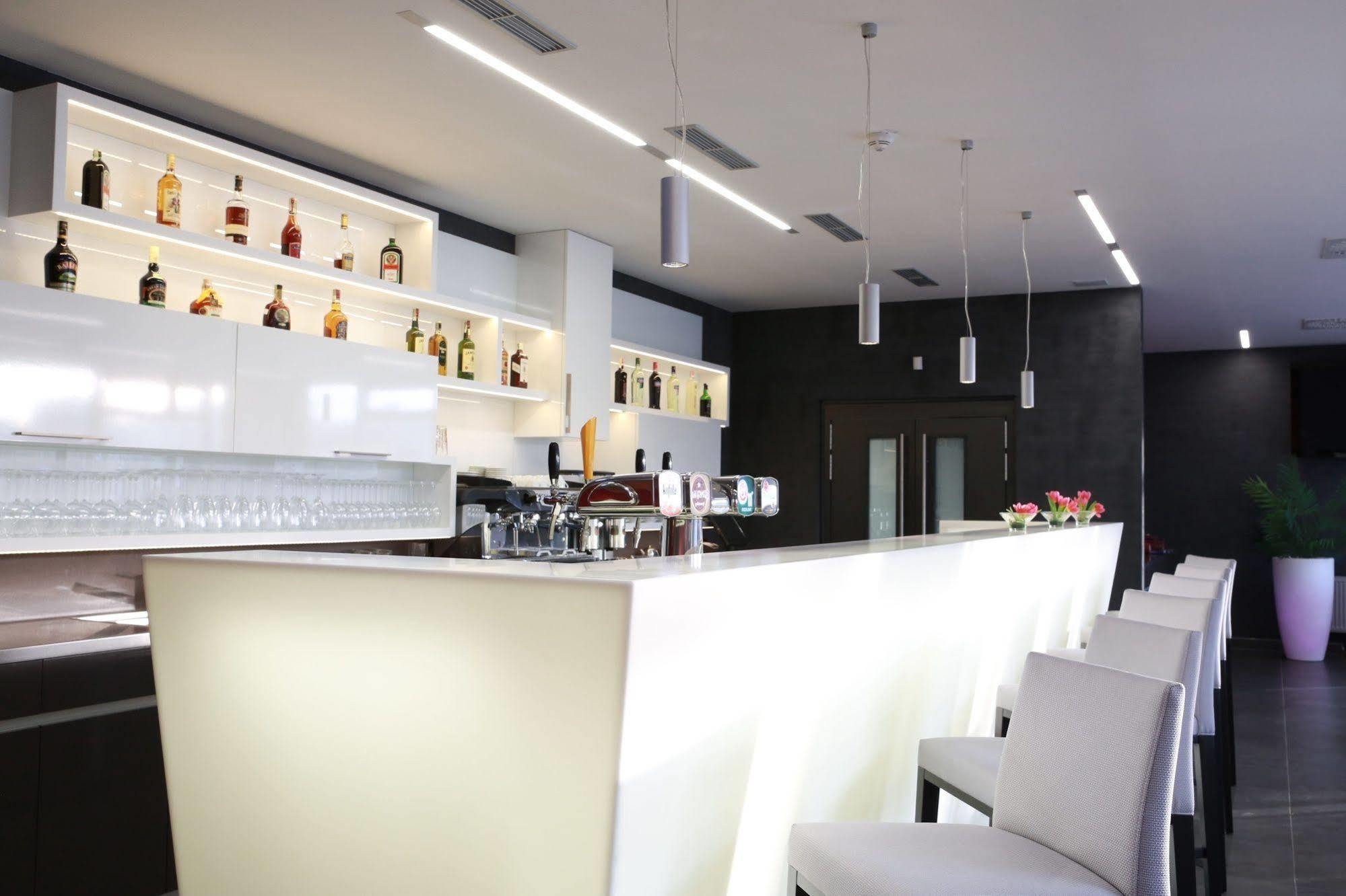 Campea Aparthotel Брно Экстерьер фото