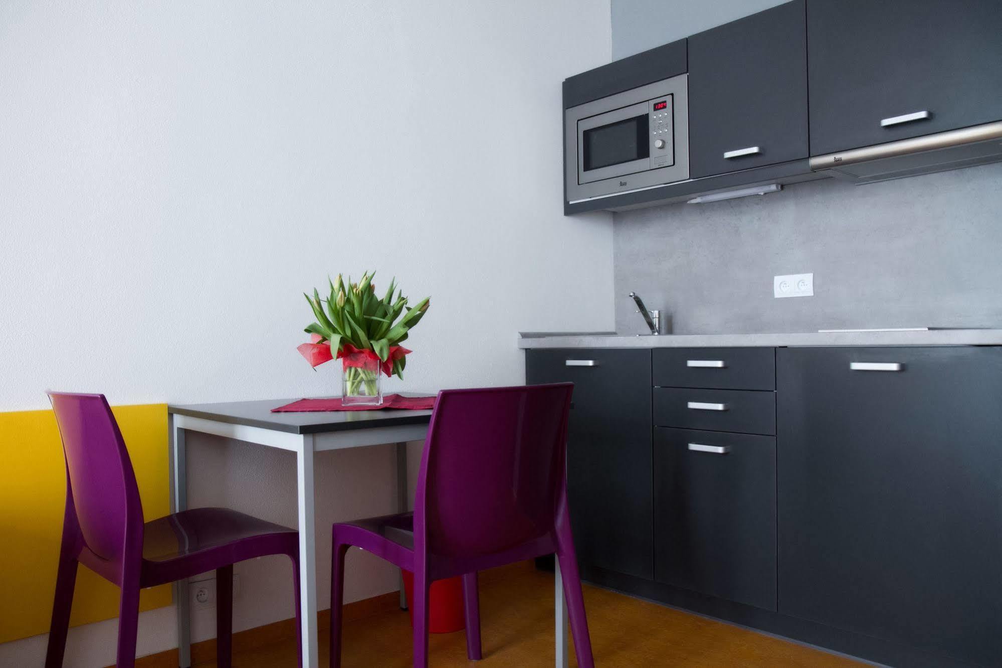 Campea Aparthotel Брно Экстерьер фото